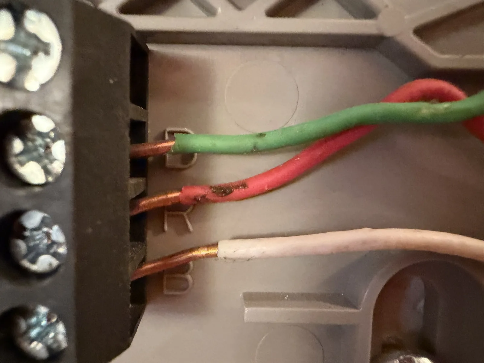 A closeup of the D, R, and B wires